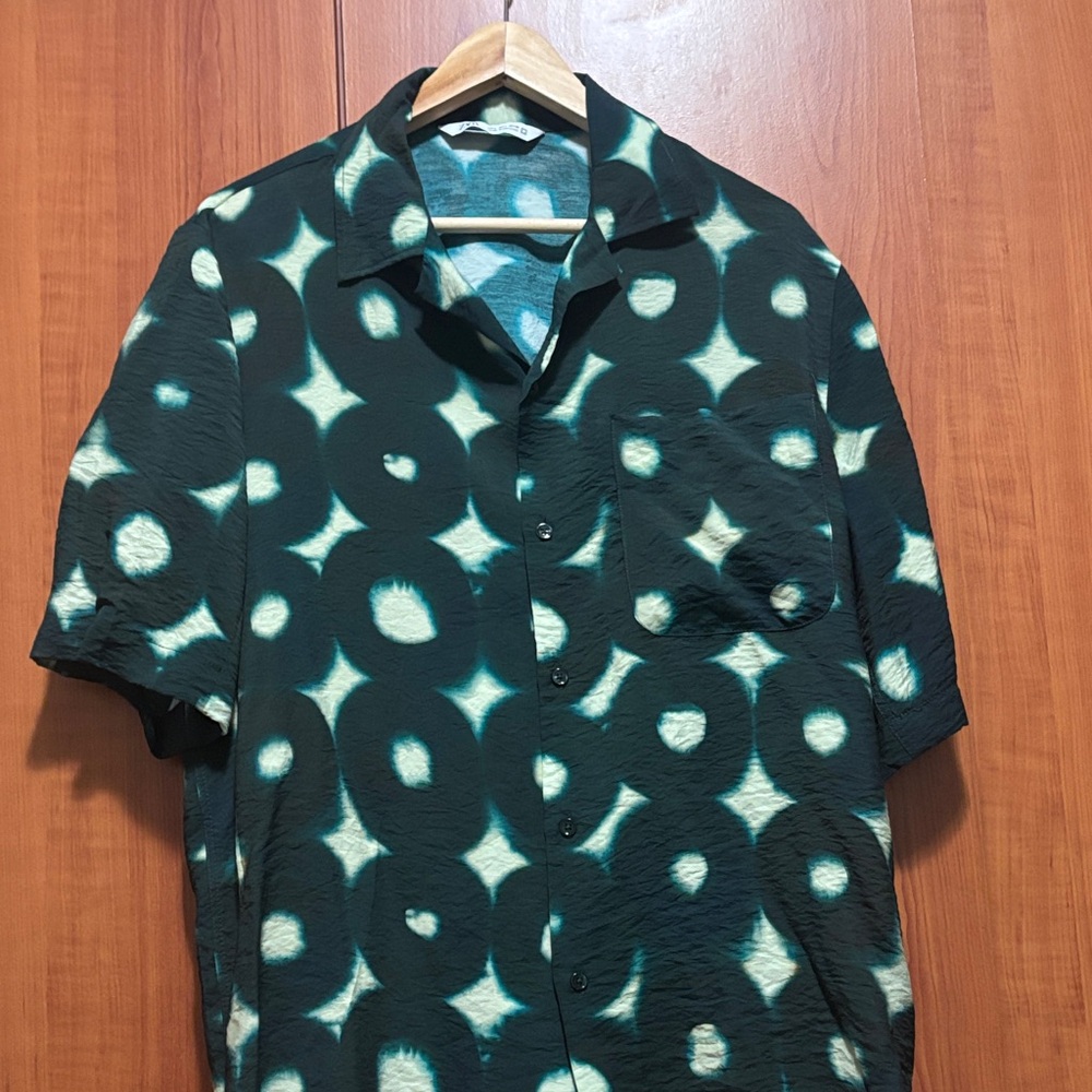 Zara Men's Teal and White Geometric Shirt
